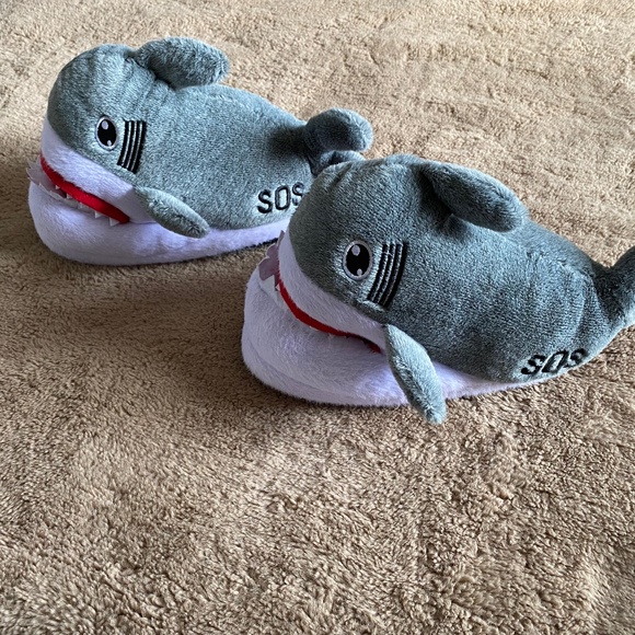 Plush Shark Slippers, Unisex, NWOT - Picture 3 of 10